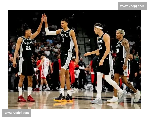 马刺对阵火箭比赛录像解析攻防细节与关键回合复盘全场战术亮点表现